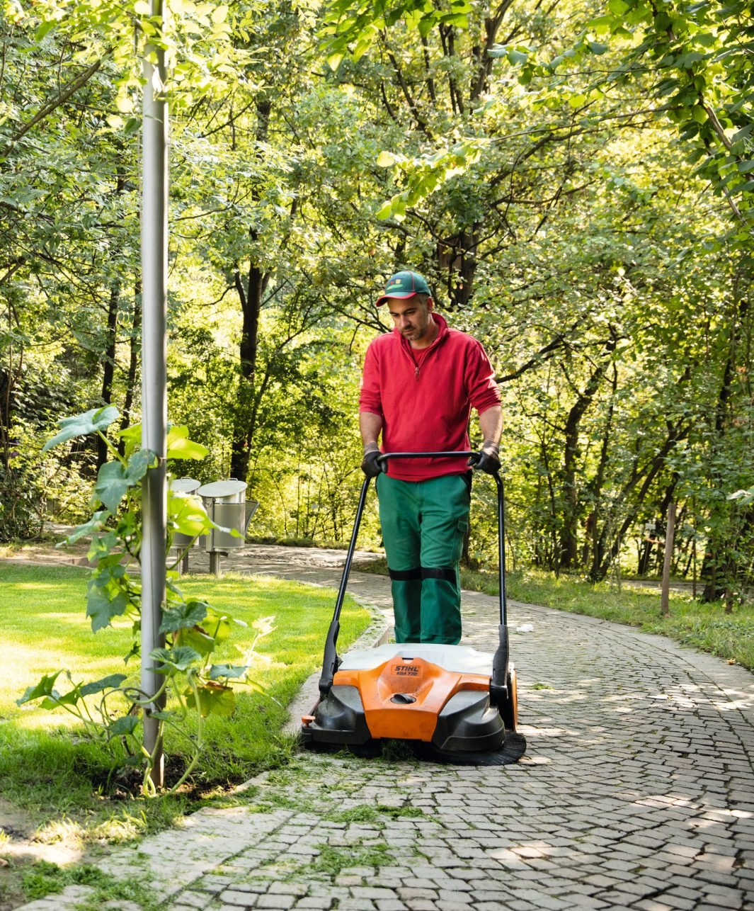 STIHL KGA 770 – Balayeuse à Batterie