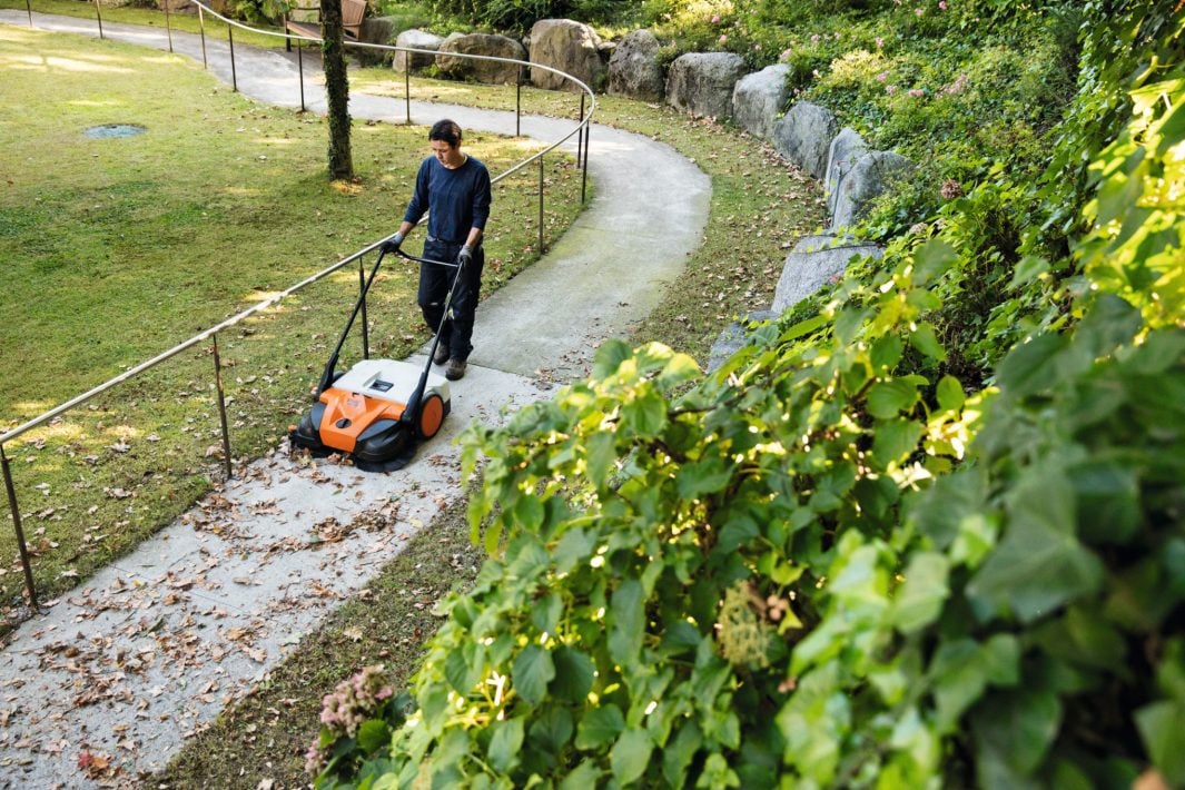 STIHL KGA 770 – Balayeuse à Batterie